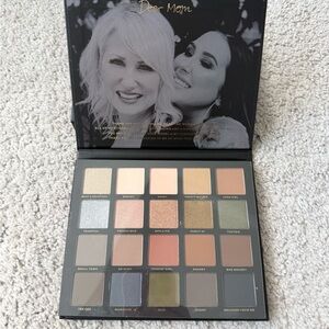 Neutral Eyeshadow Palette - 24 Color Matte & Shimmer Set
